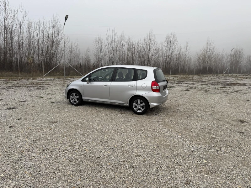 Honda Jazz 1.3 i, снимка 7 - Автомобили и джипове - 52937761