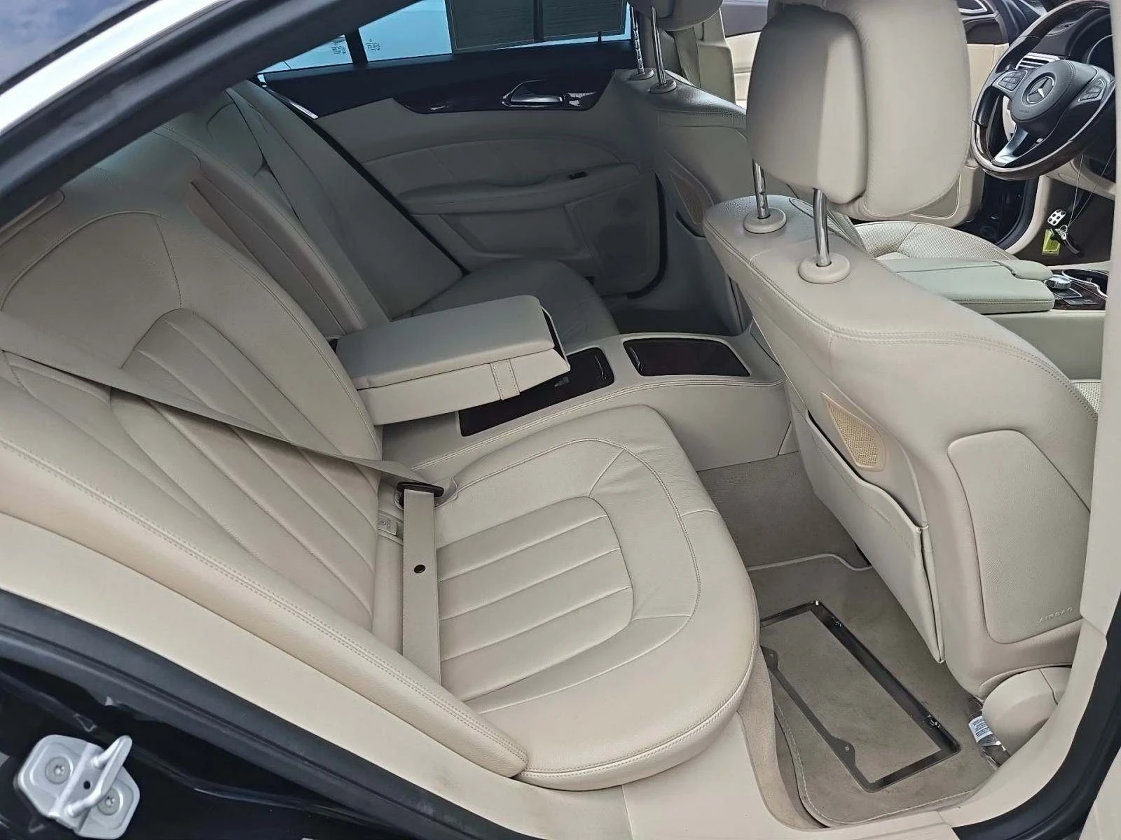 Mercedes-Benz CLS 550  - изображение 8