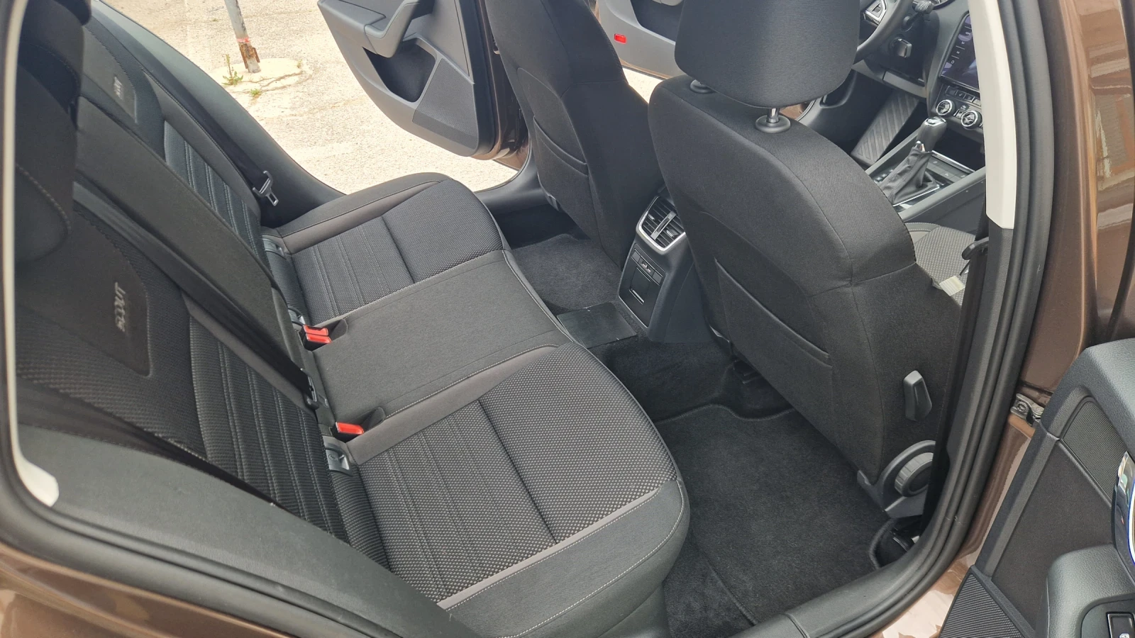 Skoda Octavia SCOUT / 64 400 км / 1.8 / Швейцария - изображение 10