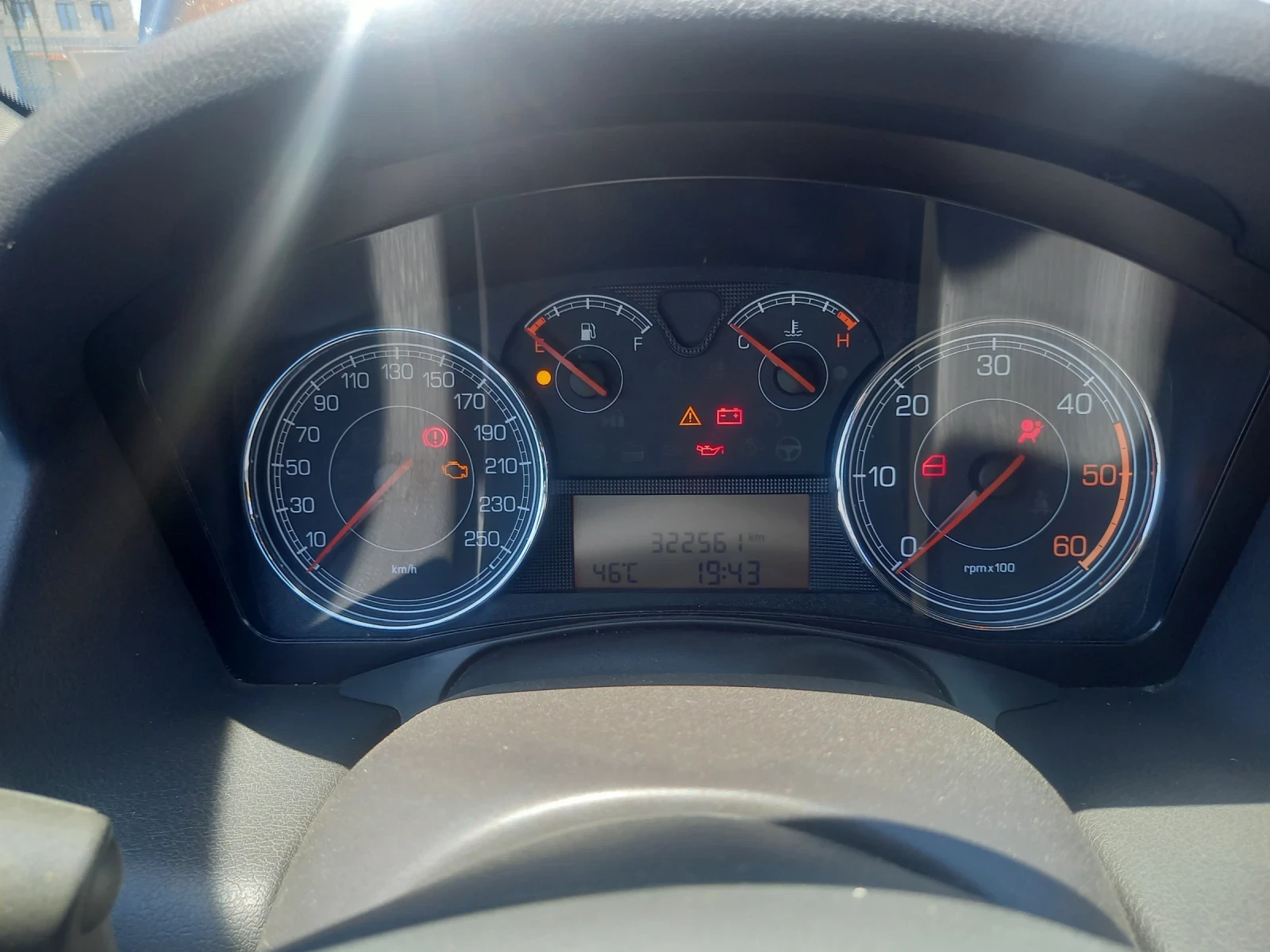 Fiat Croma 1.9 JTDI - изображение 8