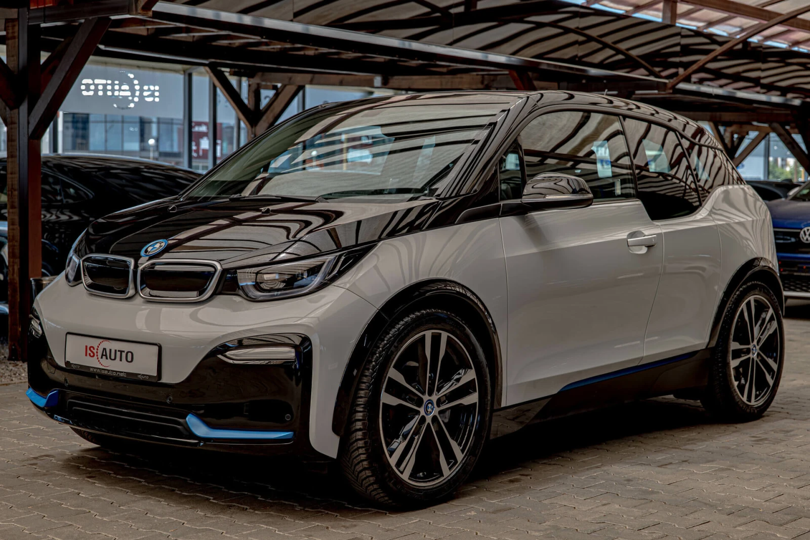 BMW i3 s 120ah/Harman Kardon/Подгрев/Камера/FullLed - изображение 2