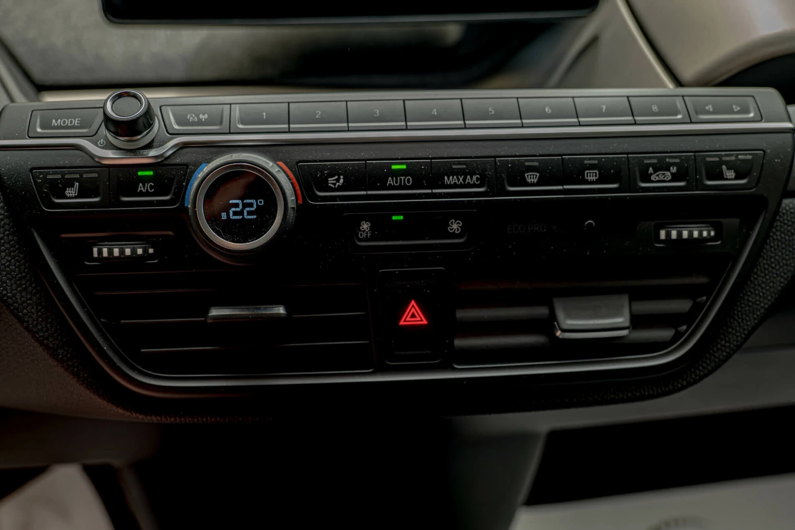 BMW i3 s 120ah/Harman Kardon/Подгрев/Камера/FullLed - изображение 9