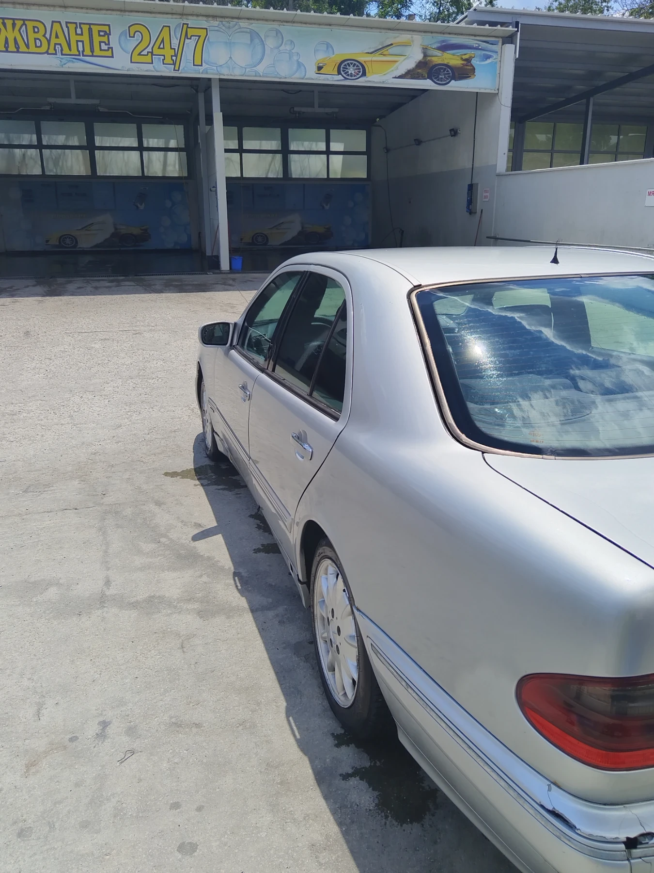 Mercedes-Benz E 320  - изображение 2