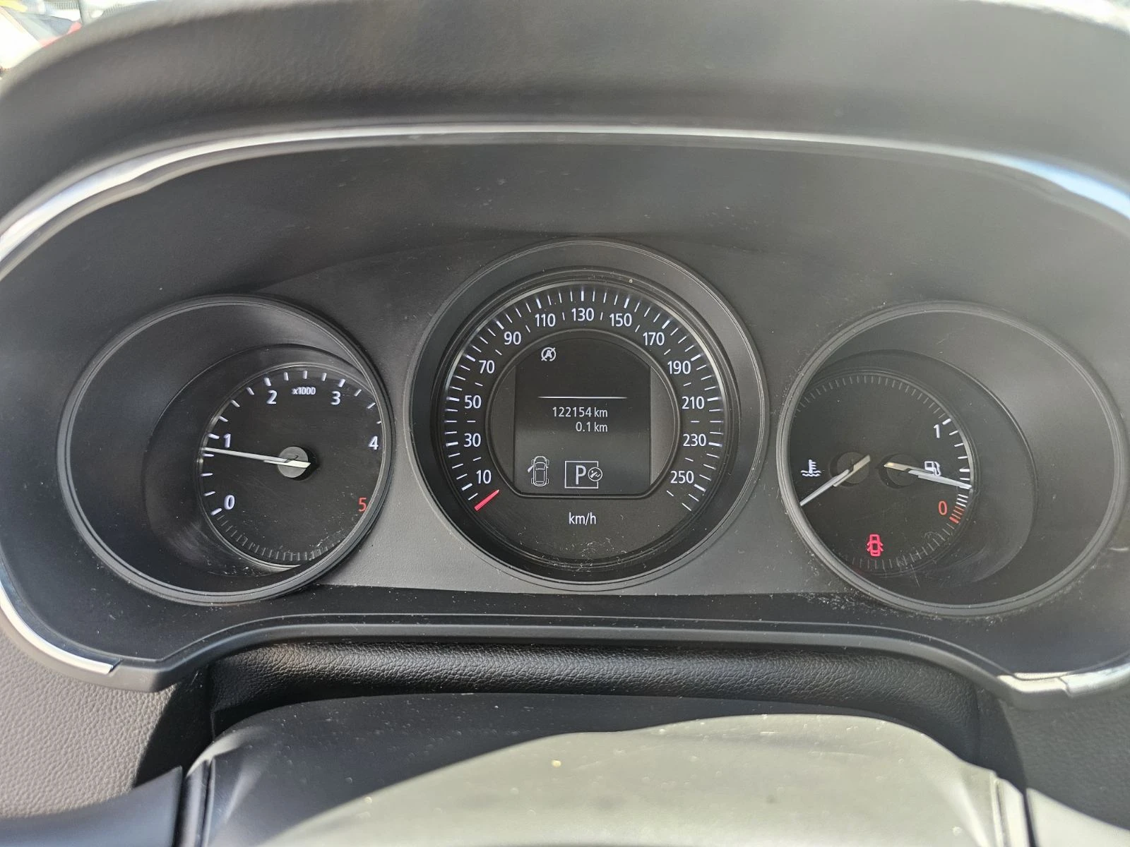 Renault Megane Energy dCi 115 к.с. дизел Stop&Start EDC6 - изображение 8