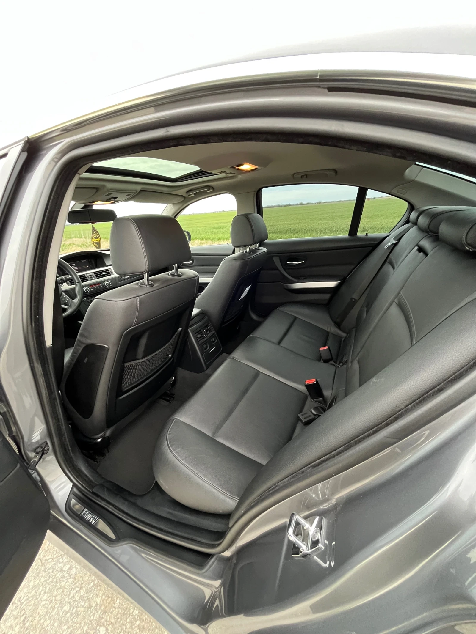 BMW 330 330D FACELIFT , снимка 13 - Автомобили и джипове - 54099954