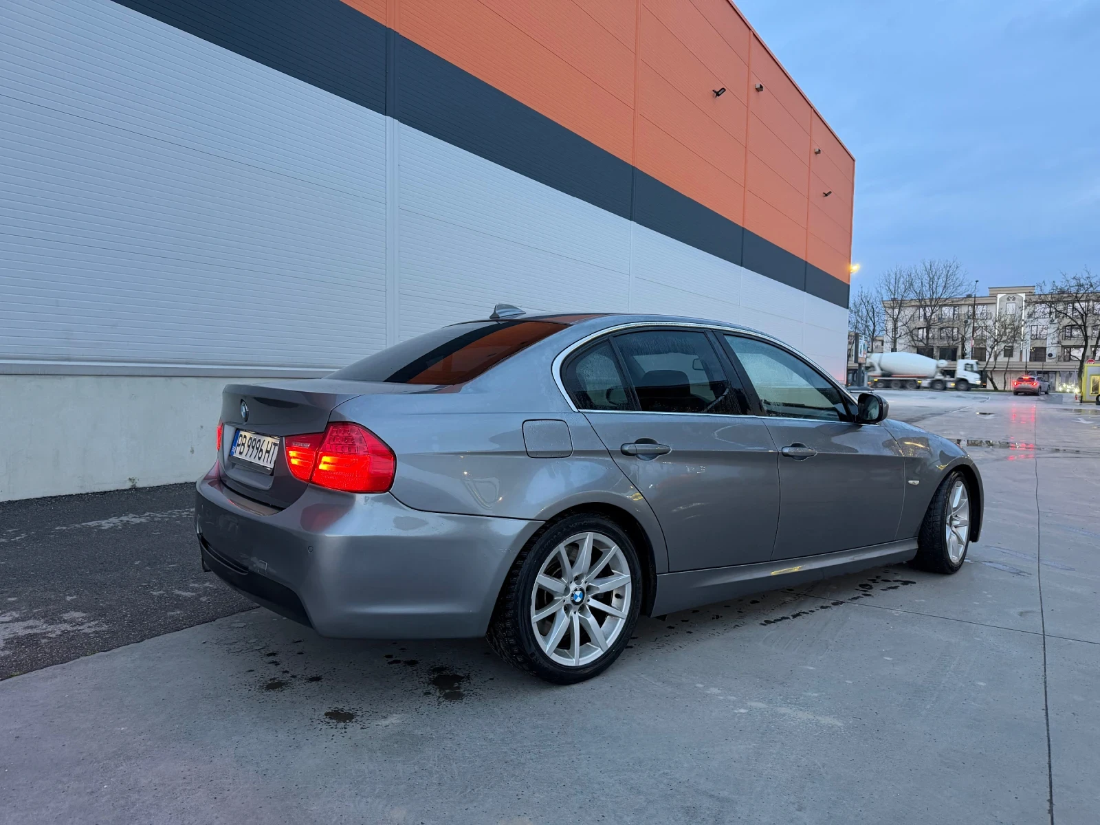 BMW 330 330D FACELIFT , снимка 5 - Автомобили и джипове - 54099954