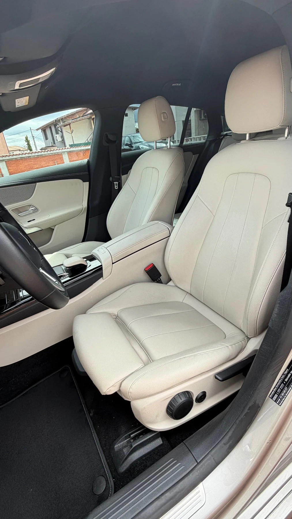 Mercedes-Benz CLA 180 AMG LINE* AMBIENT* SPORTBACK* TOP, снимка 11 - Автомобили и джипове - 54168568