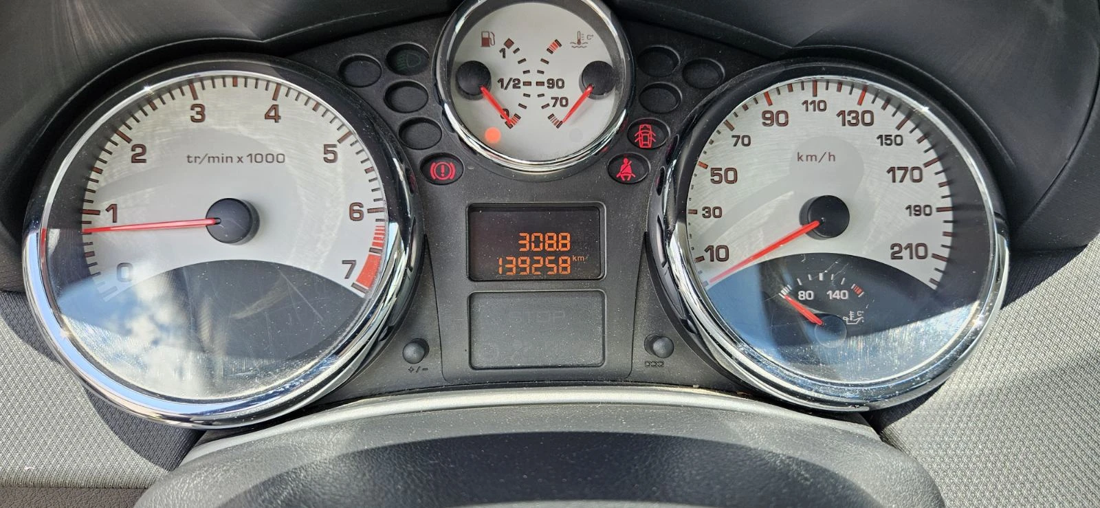 Peugeot 207 SW ACT 1.4 16V, снимка 12 - Автомобили и джипове - 54397818