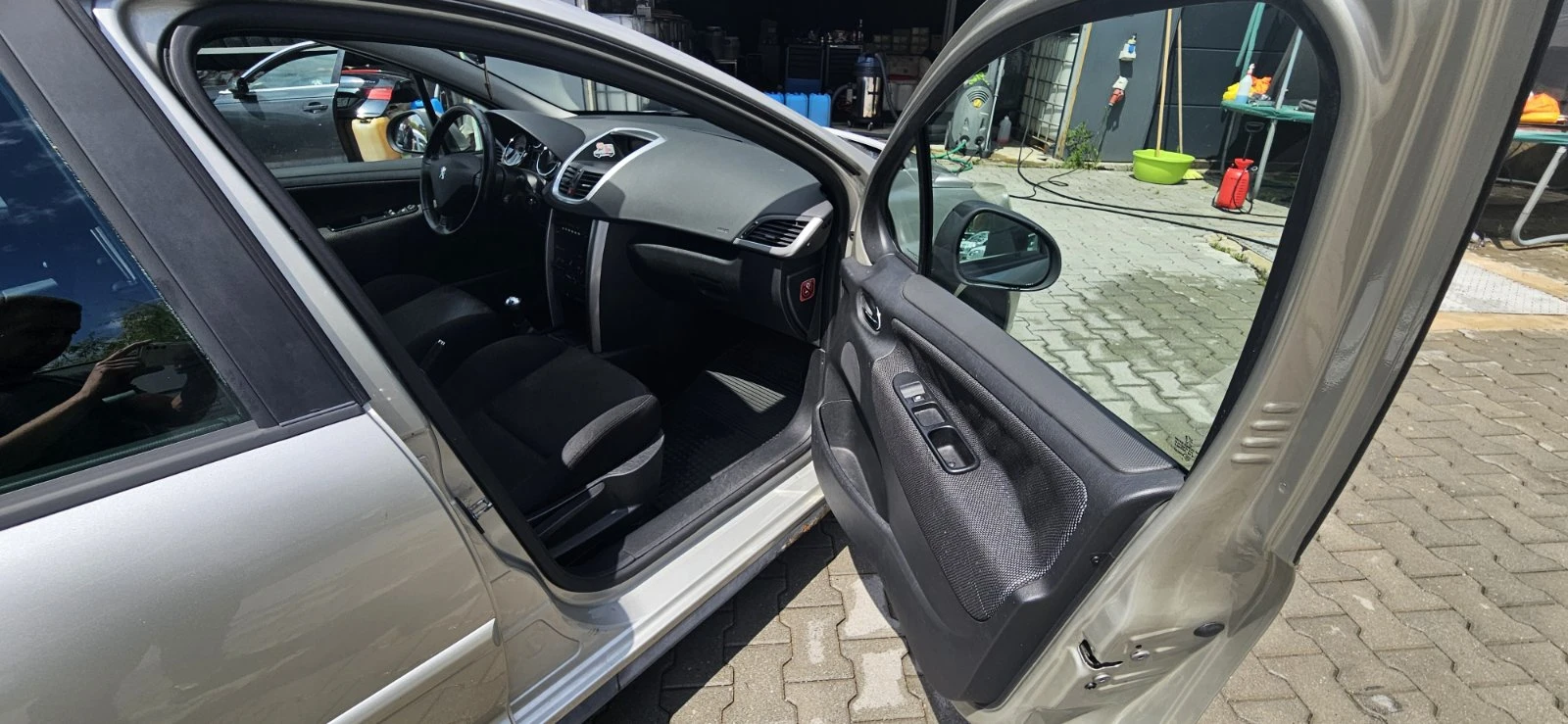 Peugeot 207 SW ACT 1.4 16V, снимка 11 - Автомобили и джипове - 54397818