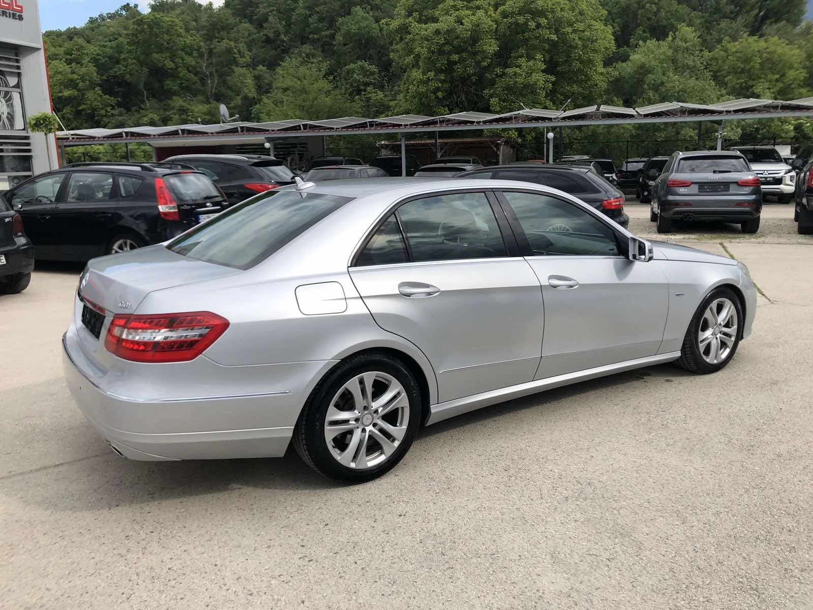Mercedes-Benz E 300 FACELIFT AVANGARDE LED, снимка 5 - Автомобили и джипове - 54570912