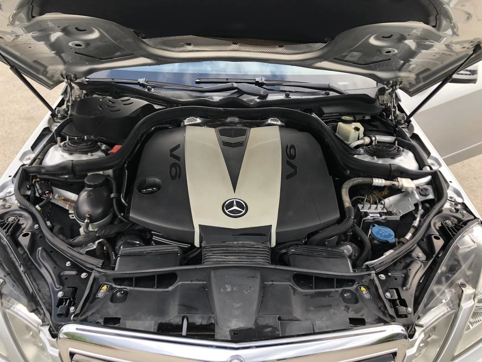 Mercedes-Benz E 300 FACELIFT AVANGARDE LED, снимка 16 - Автомобили и джипове - 54570912