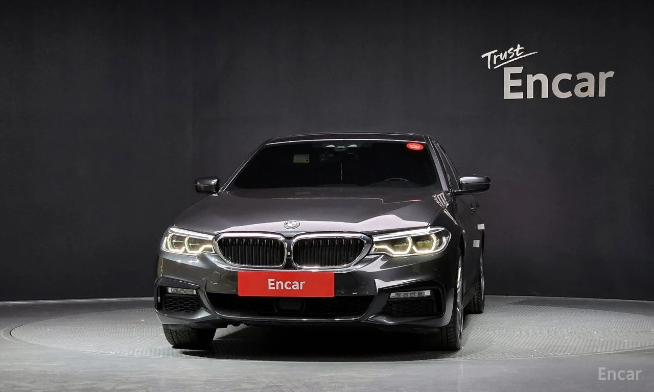 BMW 530 XDRIVE* M-SPORT* HEAD-UP* 360CAMERA* , снимка 2 - Автомобили и джипове - 54753017