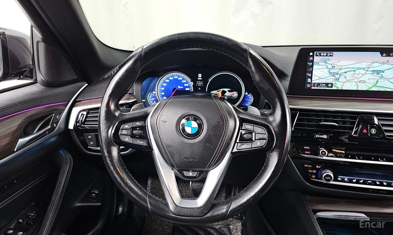 BMW 530 XDRIVE* M-SPORT* HEAD-UP* 360CAMERA* , снимка 7 - Автомобили и джипове - 54753017