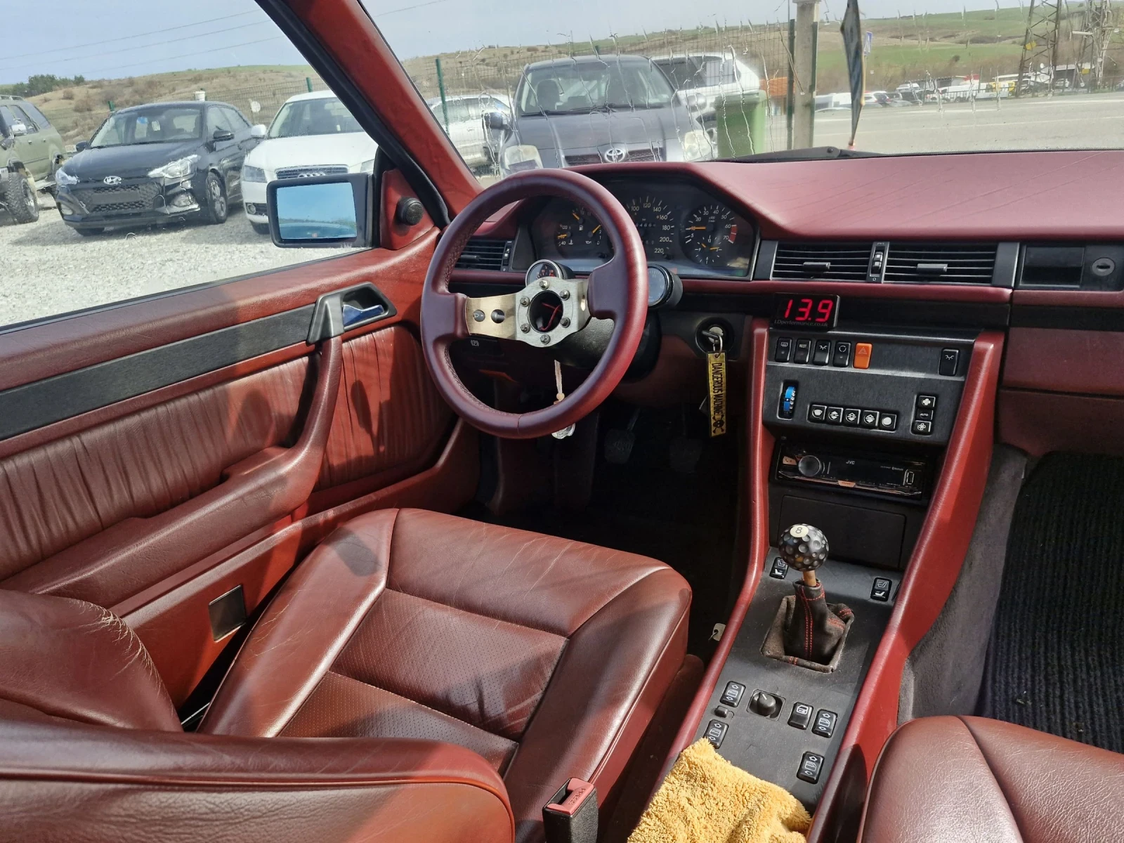 Mercedes-Benz 124 Coupe, снимка 8 - Автомобили и джипове - 54853827