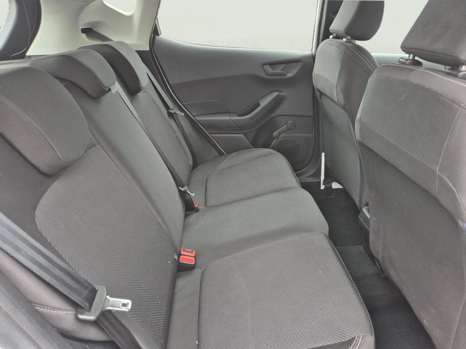 Ford Fiesta 1.1 Duratec, снимка 9 - Автомобили и джипове - 54930026