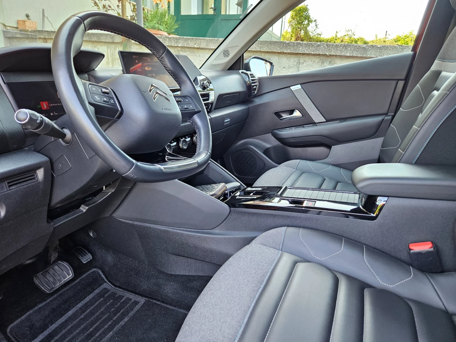 Citroen C4 1.2 turbo/131hp/8AT/SHINE, снимка 8 - Автомобили и джипове - 55014366
