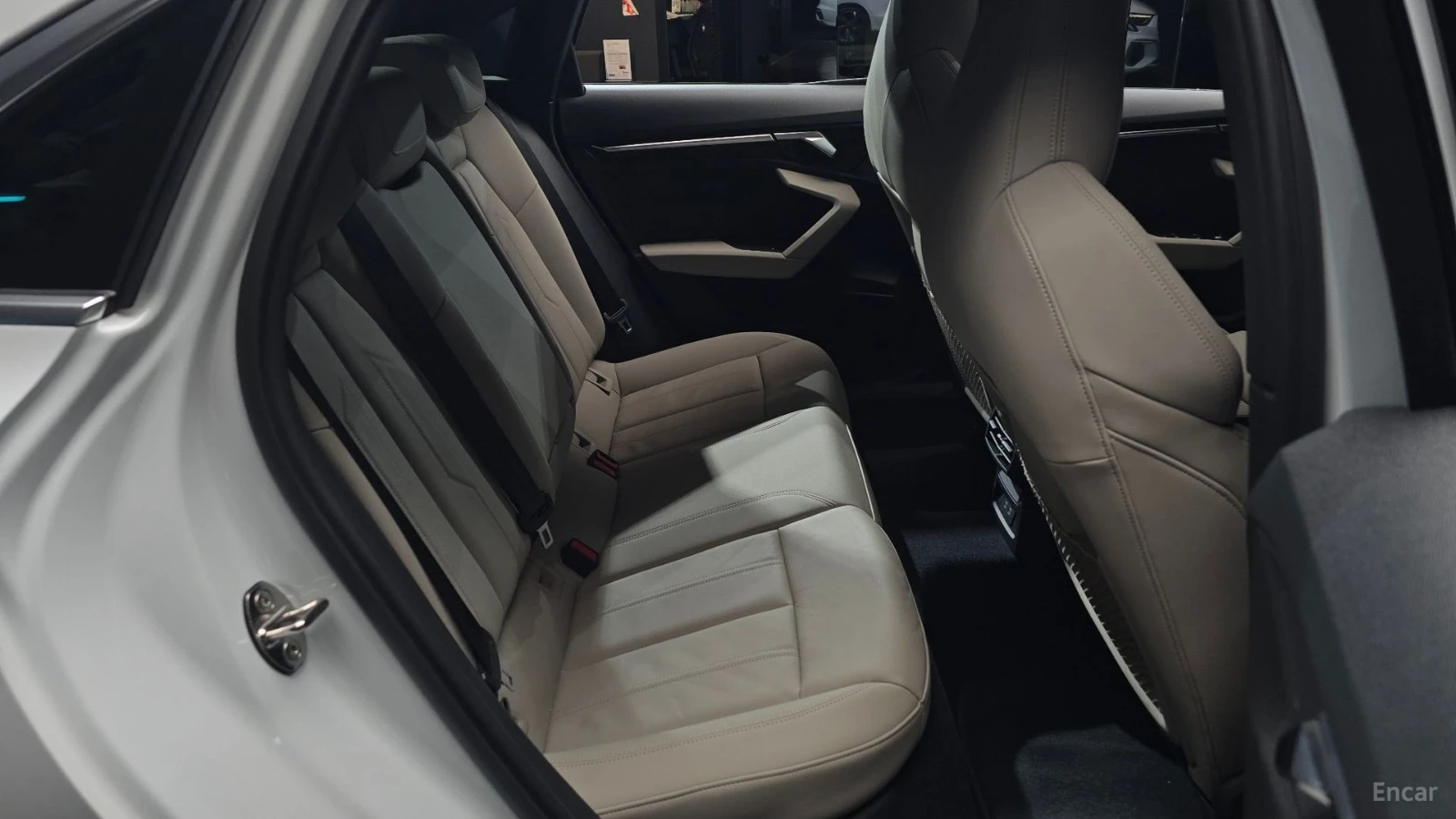 Audi A3 PREMIUM* 40TFSI* MATRIX* HEADUP* КАМЕРА* ПОДГРЕВ* , снимка 10 - Автомобили и джипове - 55464952