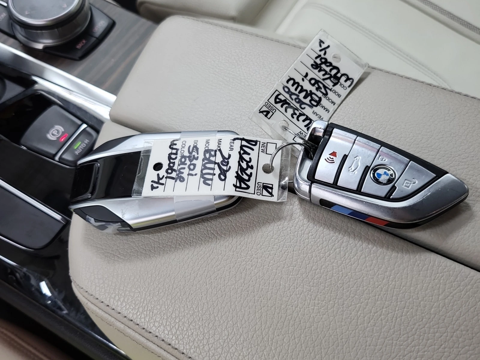 BMW 530 * DIGITAL* M SPORT PACKAGE* DIGITAL KEY* KEYLESS, снимка 14 - Автомобили и джипове - 56004993