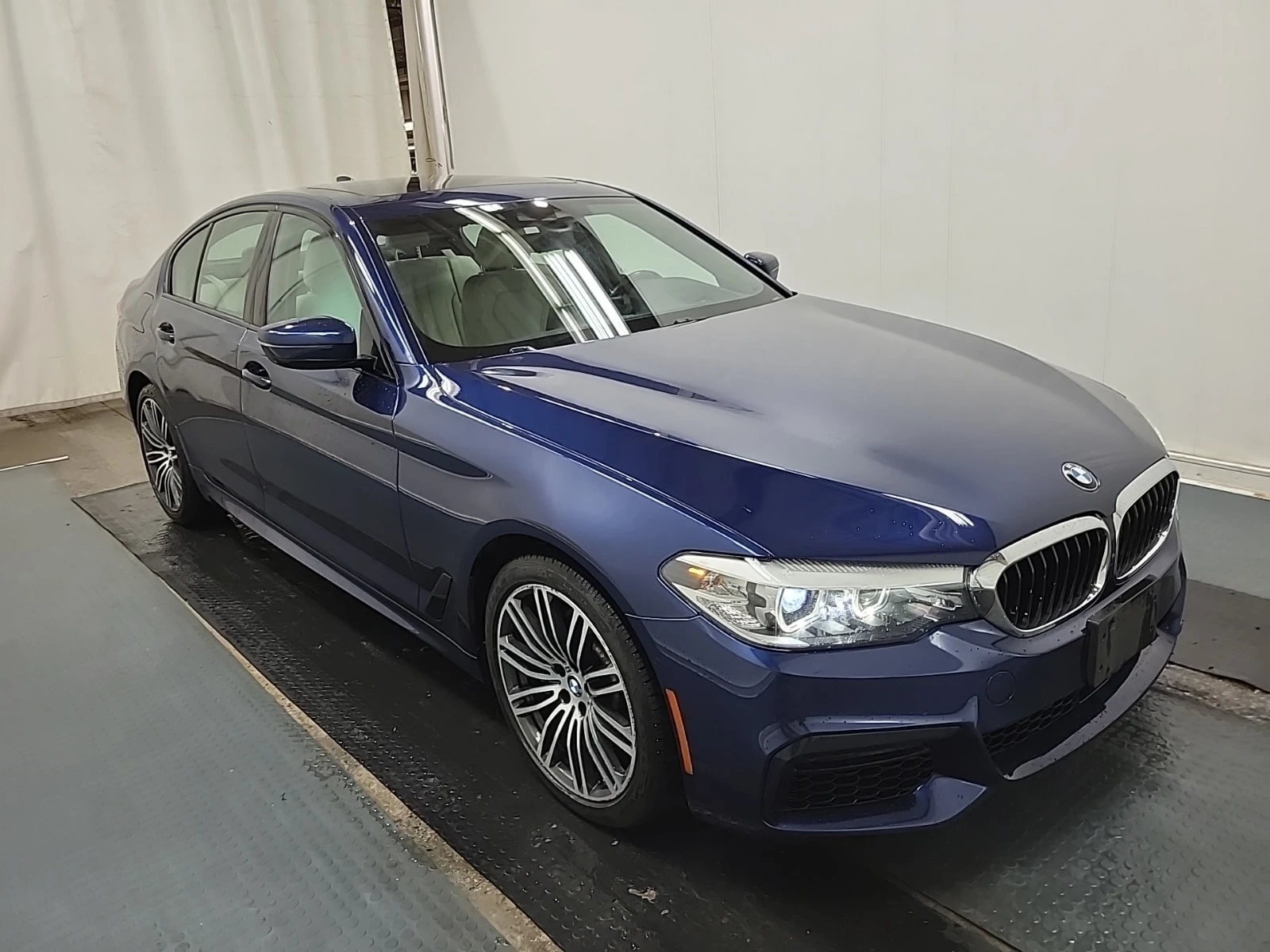 BMW 530 * DIGITAL* M SPORT PACKAGE* DIGITAL KEY* KEYLESS, снимка 2 - Автомобили и джипове - 56004993