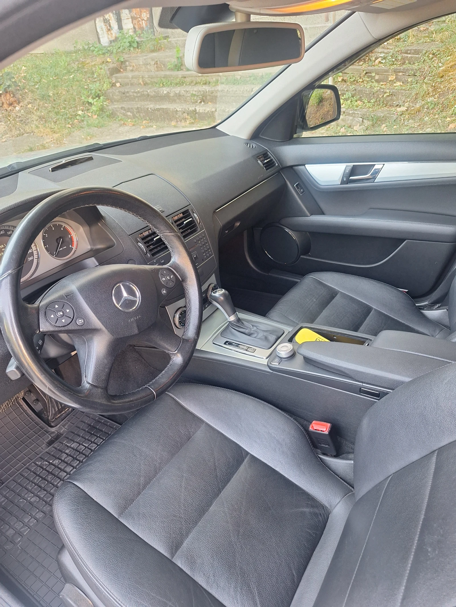 Mercedes-Benz C 220, снимка 10 - Автомобили и джипове - 56031806