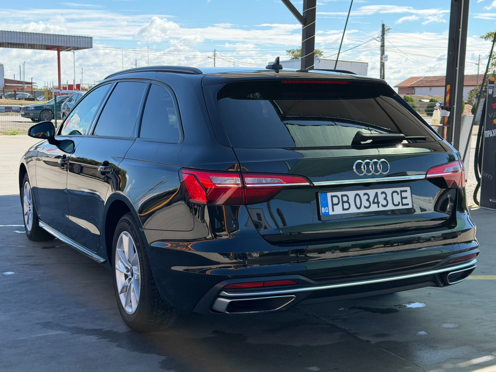 Audi A4 2.0 TDI MILD HYBRID, снимка 4 - Автомобили и джипове - 56247834
