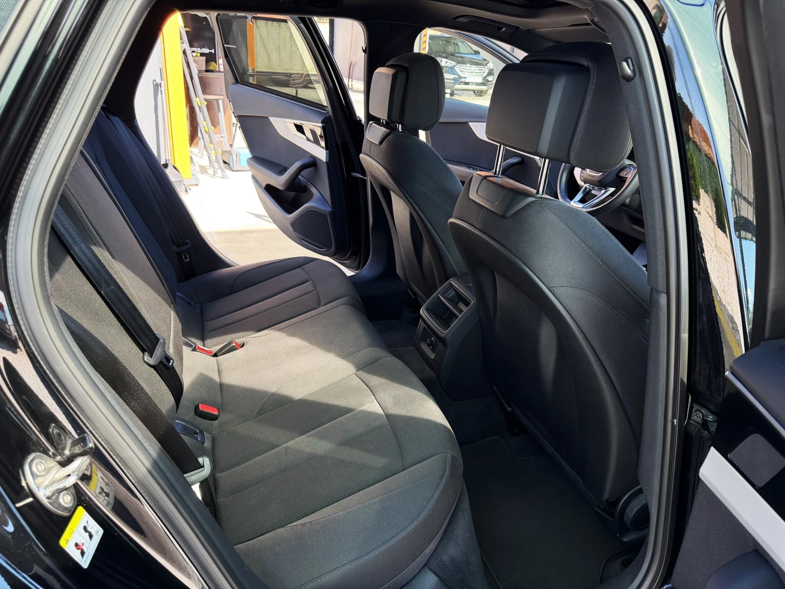 Audi A4 2.0 TDI MILD HYBRID, снимка 14 - Автомобили и джипове - 56247834
