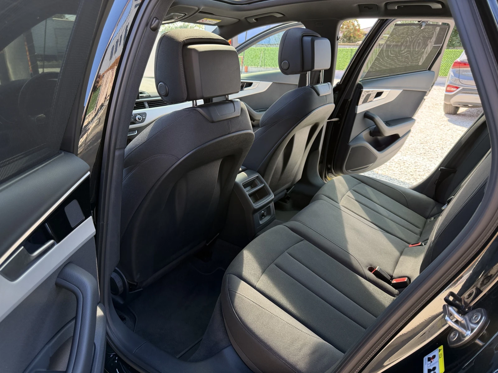 Audi A4 2.0 TDI MILD HYBRID, снимка 13 - Автомобили и джипове - 56247834
