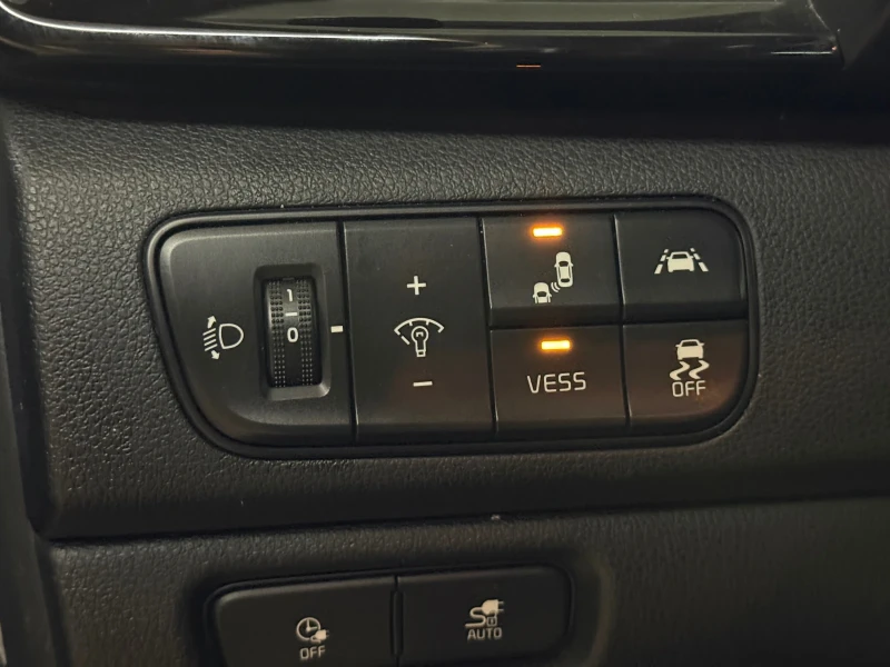 Kia Niro 64kWh Executive Line SOH100%, снимка 8 - Автомобили и джипове - 52953750