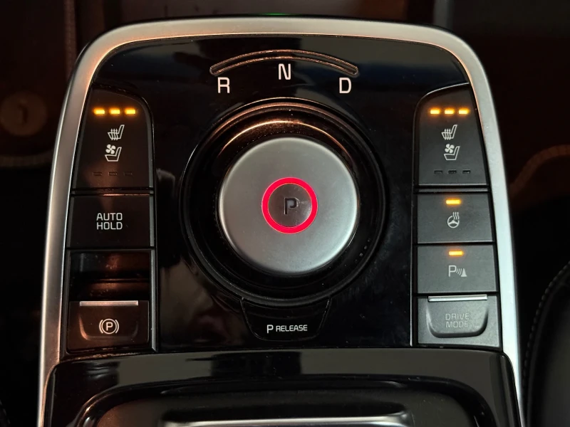 Kia Niro 64kWh Executive Line SOH100%, снимка 10 - Автомобили и джипове - 52953750