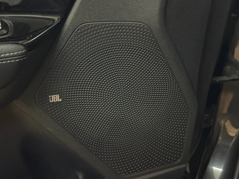 Kia Niro 64kWh Executive Line SOH100%, снимка 9 - Автомобили и джипове - 52953750