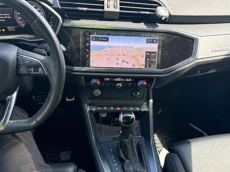 Audi Q3 * Technik * PANO * ПОДГРЕВ * КАМЕРА * ПАМЕТ, снимка 11 - Автомобили и джипове - 54920395