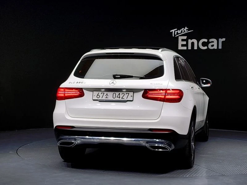 Mercedes-Benz GLC 220 4 MATIC, снимка 4 - Автомобили и джипове - 54980932