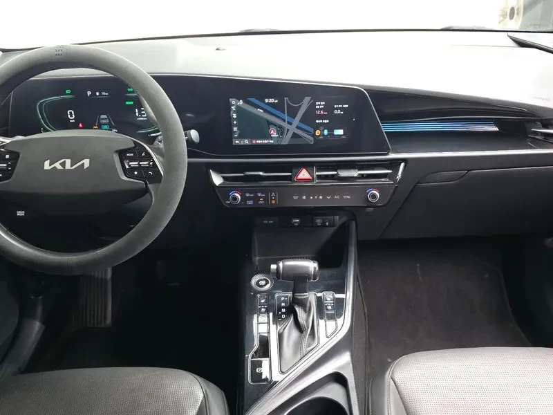 Kia Niro  Prestige, снимка 7 - Автомобили и джипове - 56128287