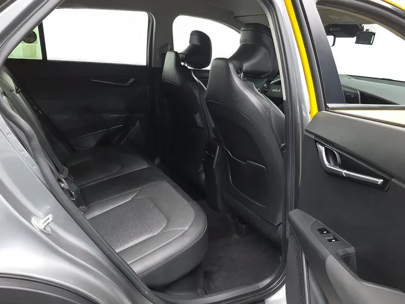 Kia Niro  Prestige, снимка 12 - Автомобили и джипове - 56128287
