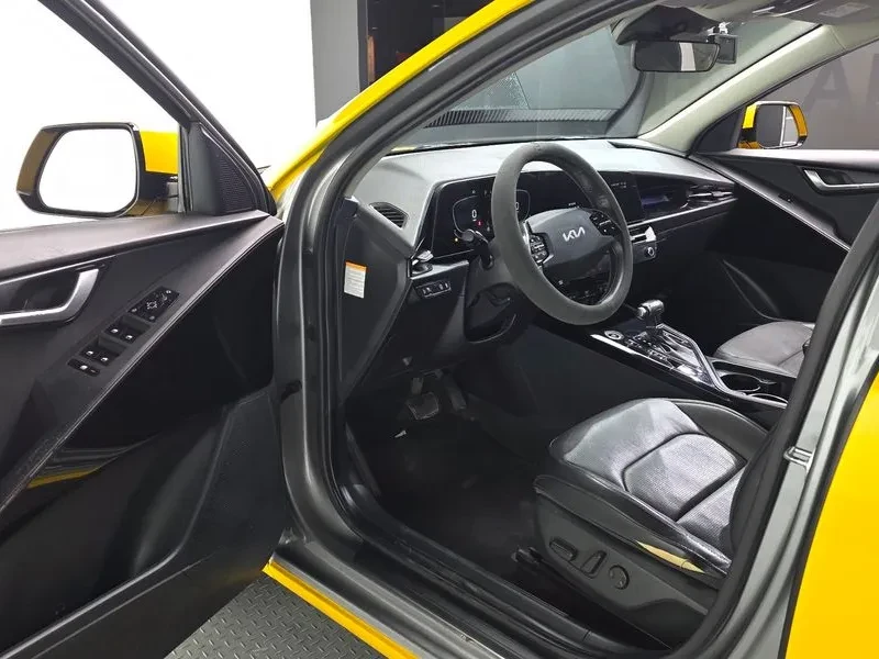 Kia Niro  Prestige, снимка 10 - Автомобили и джипове - 56128287