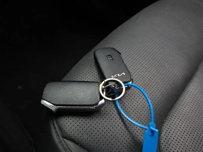 Kia Niro  Prestige, снимка 16 - Автомобили и джипове - 56128287
