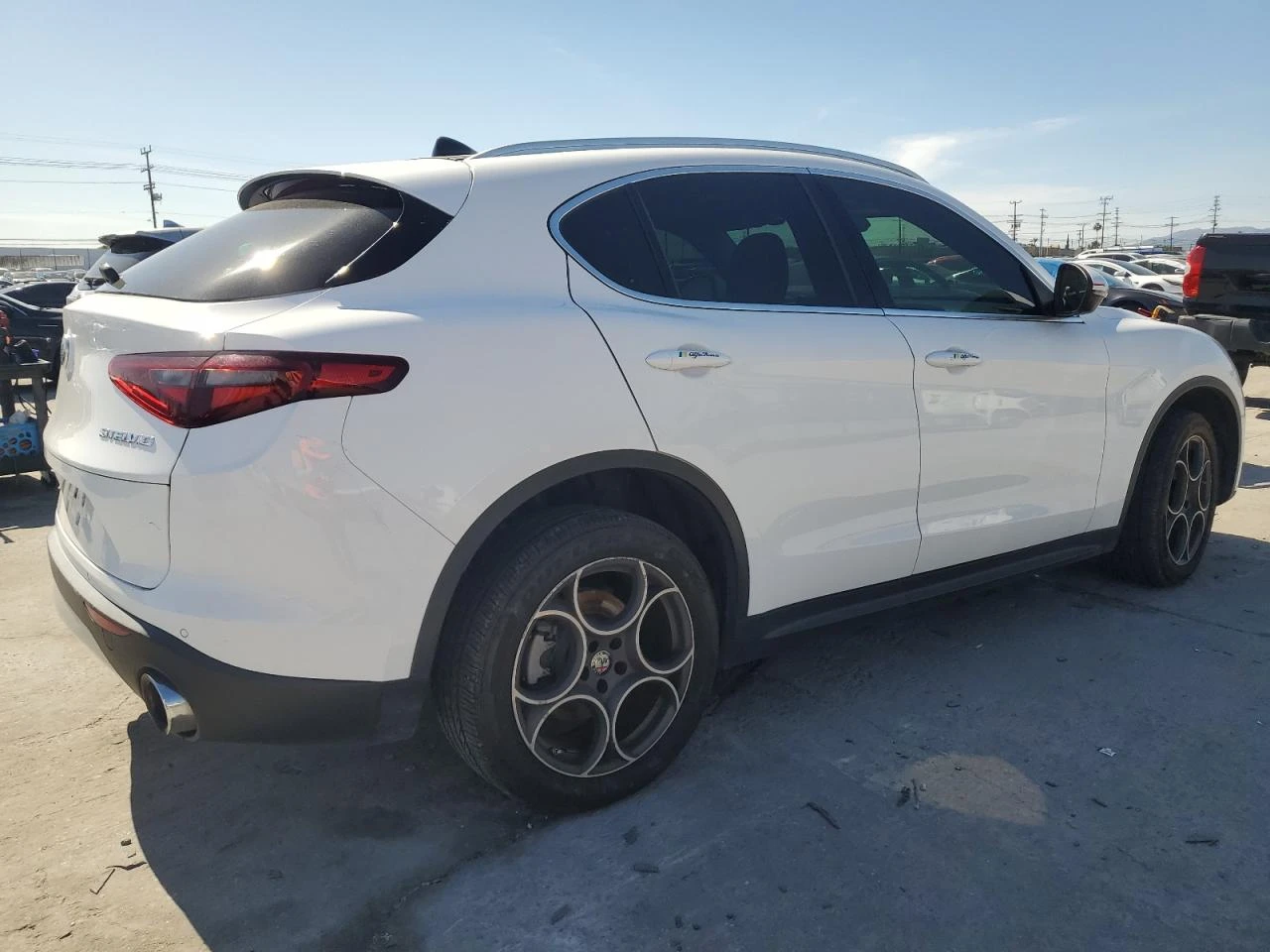 Alfa Romeo Stelvio AWD  - изображение 3