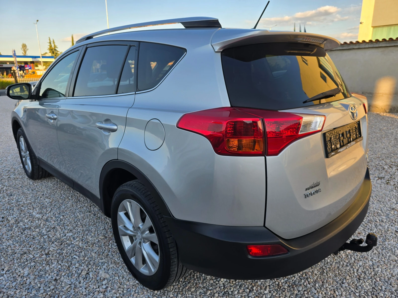 Toyota Rav4 2.2D4D 150KC/4X4/6-СКОРОСТИ/ - изображение 2