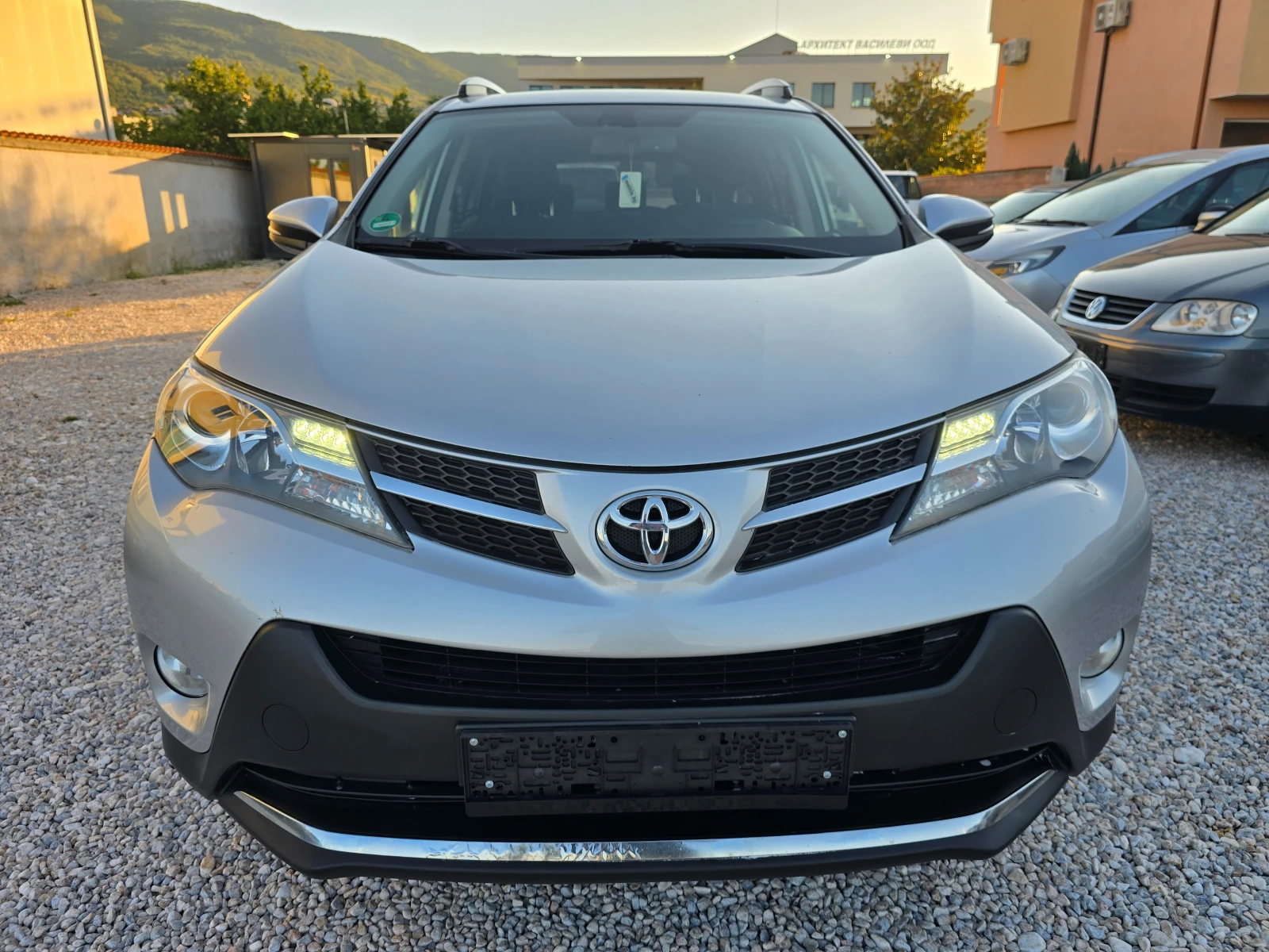 Toyota Rav4 2.2D4D 150KC/4X4/6-СКОРОСТИ/ - изображение 6