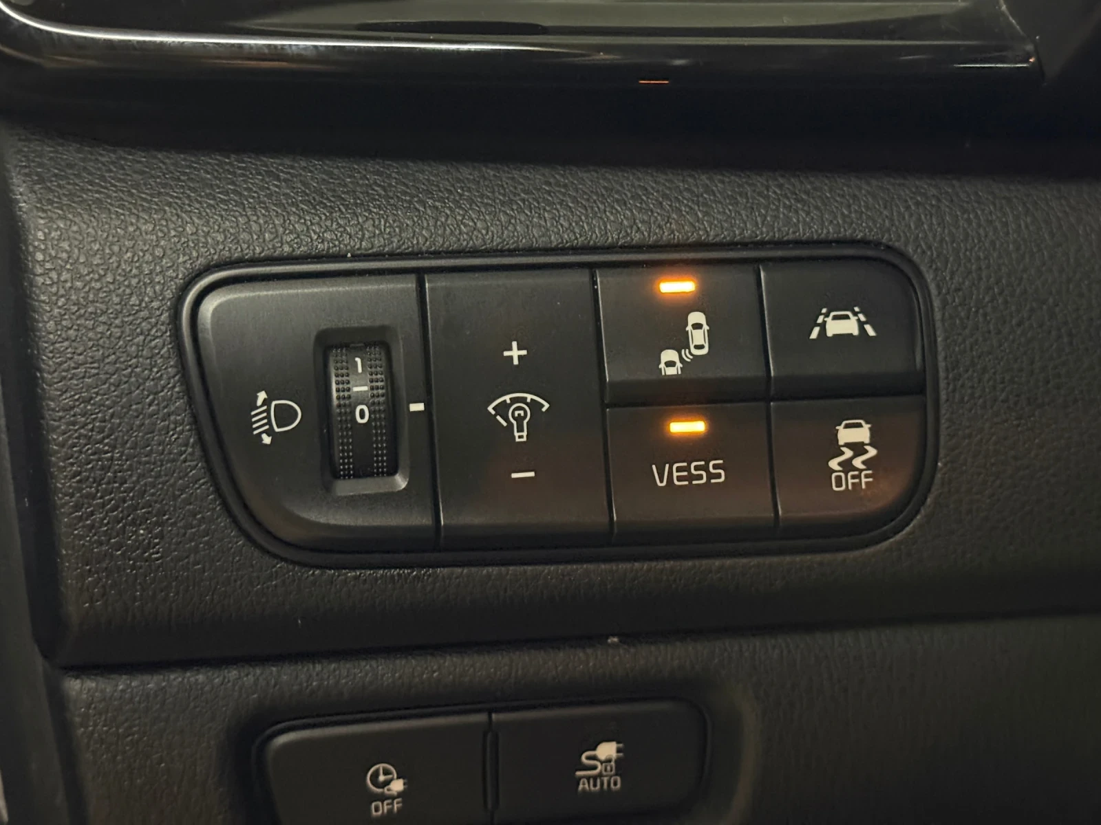 Kia Niro 64kWh Executive Line SOH100% - изображение 8