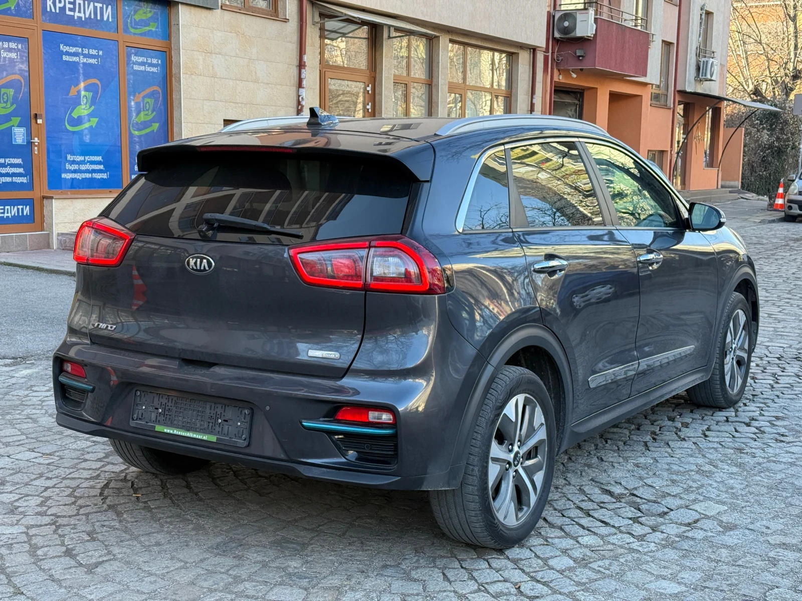 Kia Niro 64kWh Executive Line SOH100% - изображение 4