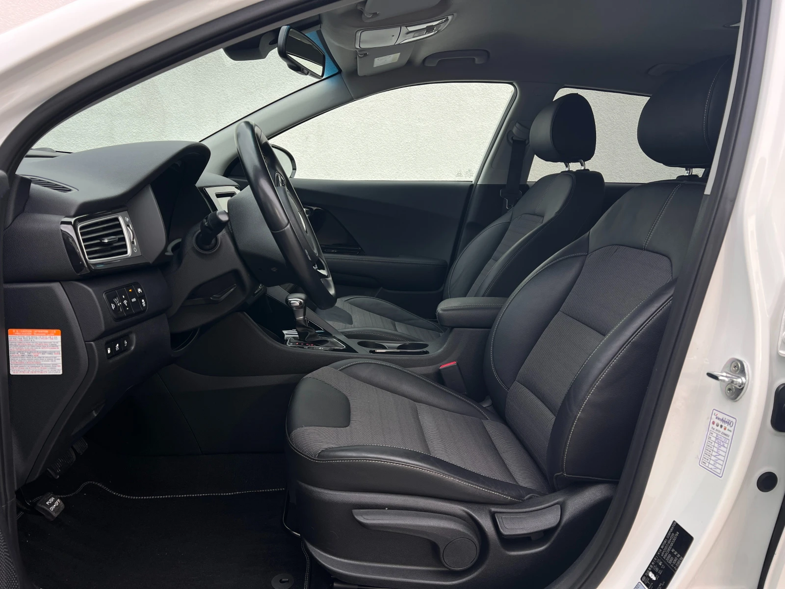 Kia Niro Plug-in Hybrid ПРОЧЕТИ ОПИСАНИЕТО, снимка 12 - Автомобили и джипове - 54045810