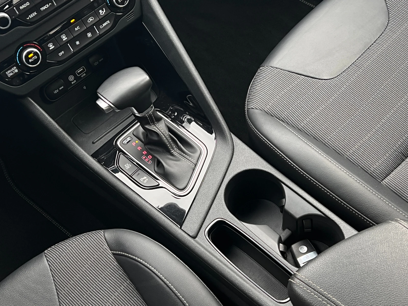 Kia Niro Plug-in Hybrid ПРОЧЕТИ ОПИСАНИЕТО, снимка 11 - Автомобили и джипове - 54045810