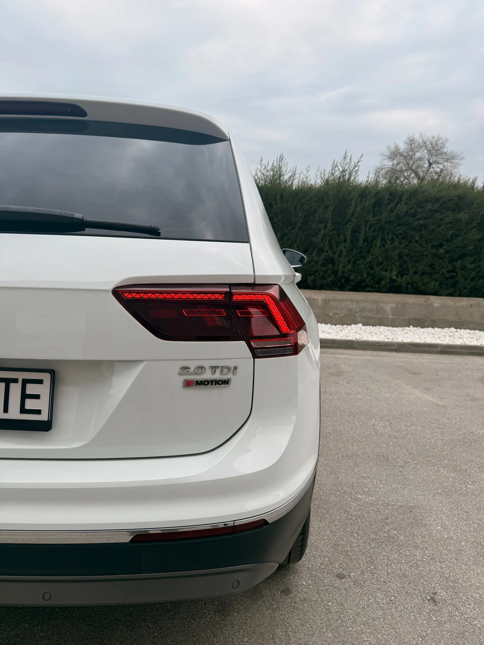 VW Tiguan 2.0TDI/4Motion/FullLED/Distro/LaneAssist, снимка 6 - Автомобили и джипове - 54164188