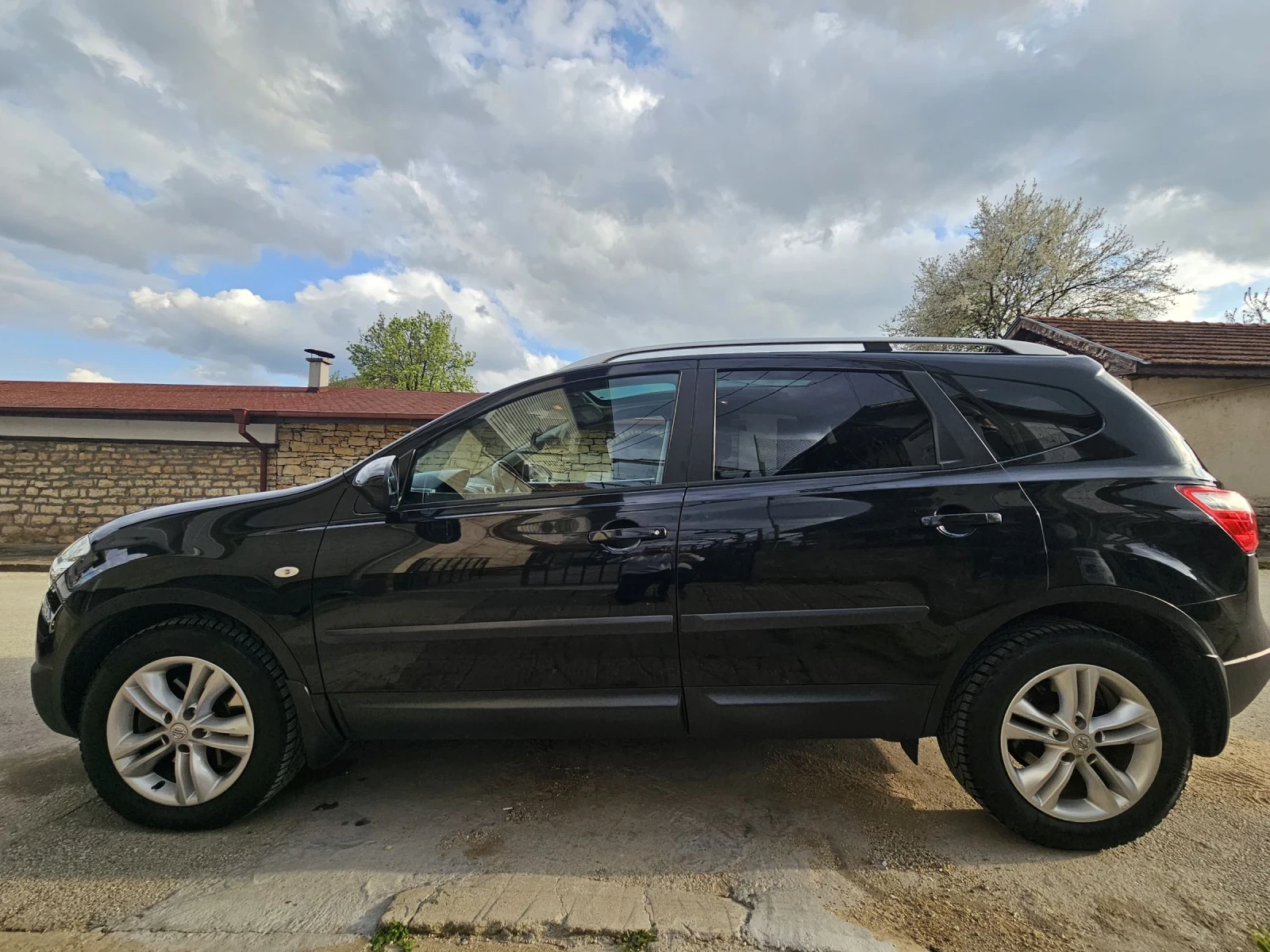 Nissan Qashqai + 2 Панорама Автомат 4х4 , снимка 2 - Автомобили и джипове - 54170694