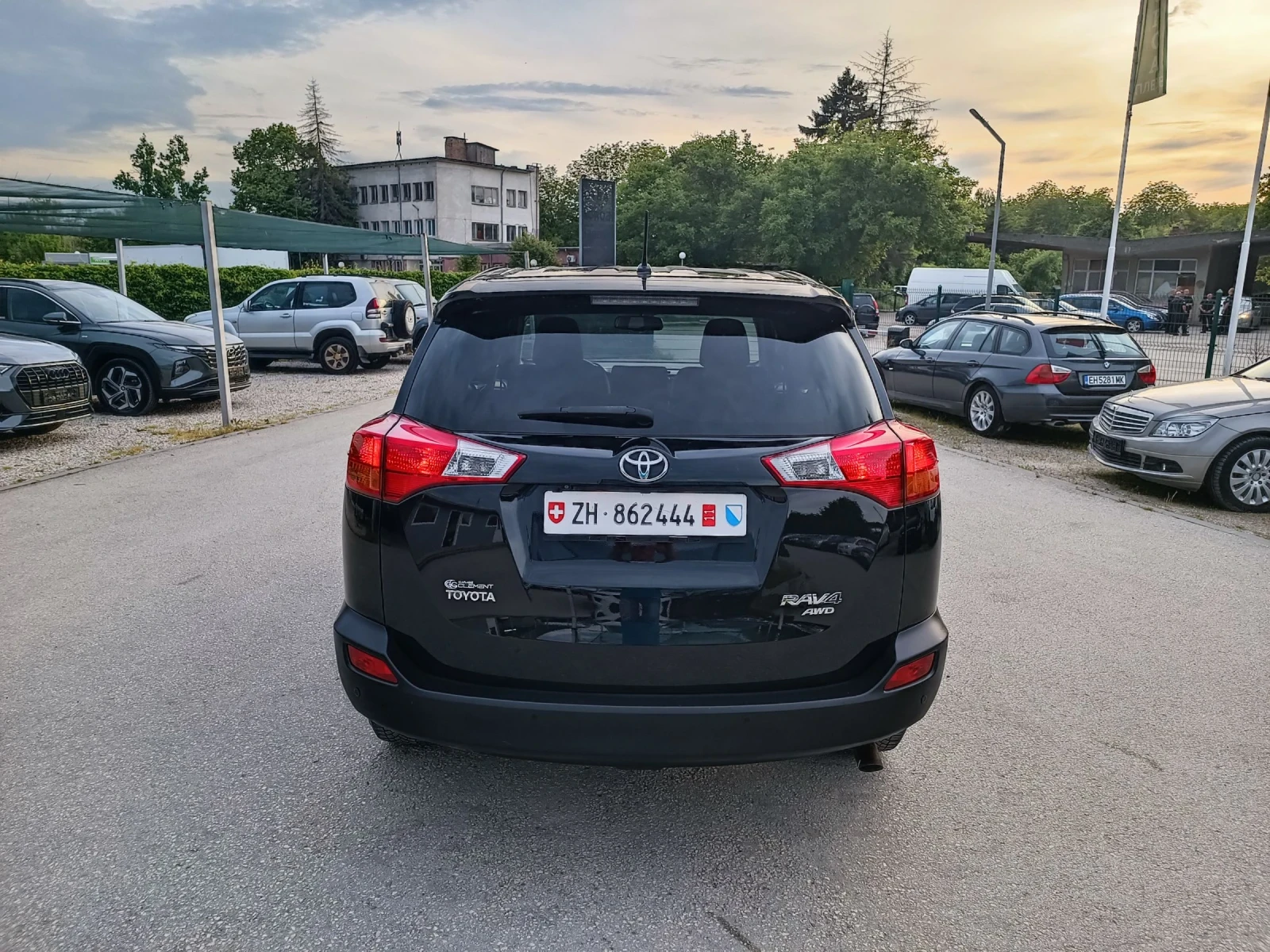 Toyota Rav4 2.0i-151кс-ШВЕЙЦАРИЯ-РЪЧКА-4Х4-6ск-NAVI, снимка 4 - Автомобили и джипове - 54610446