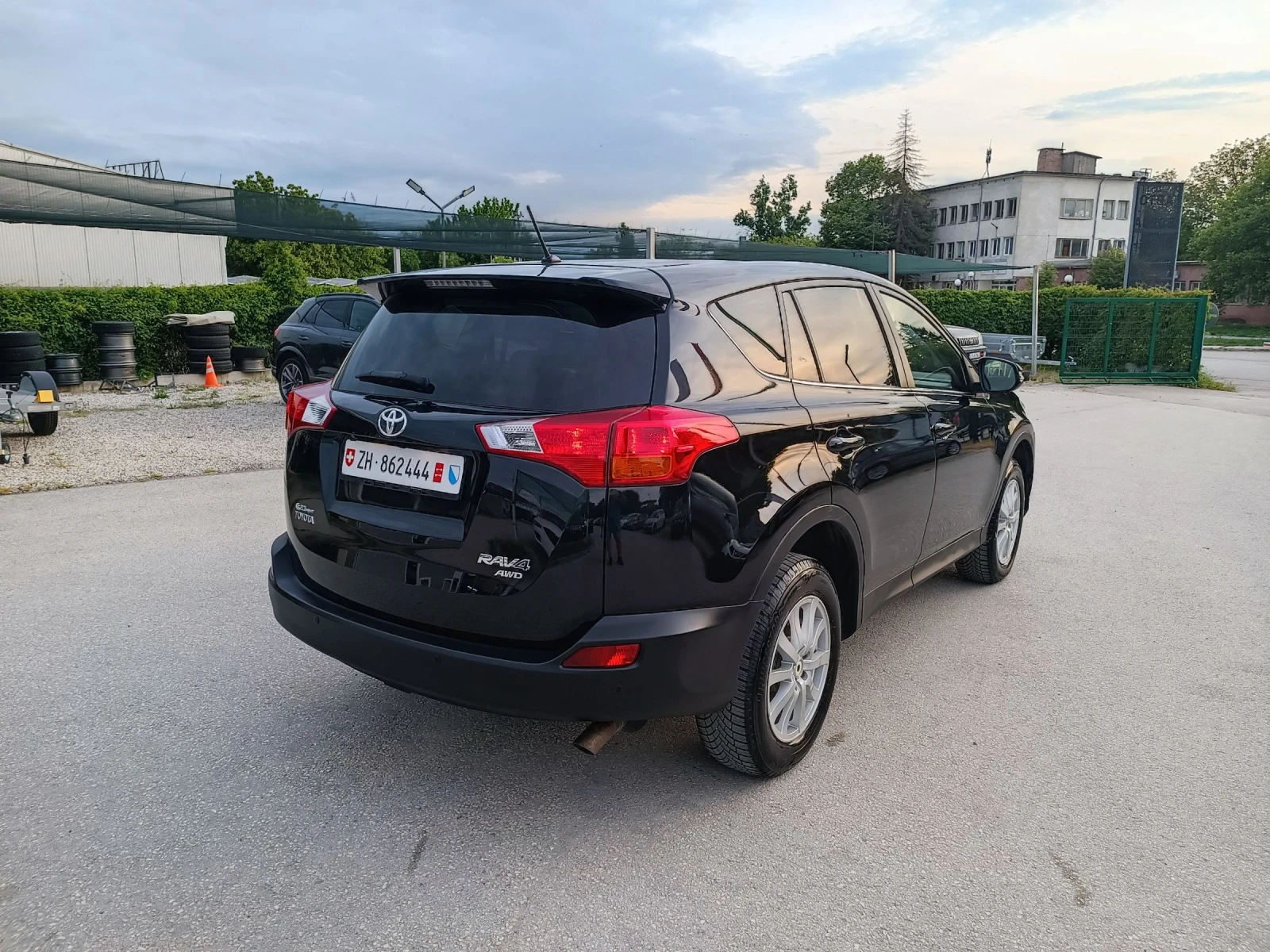 Toyota Rav4 2.0i-151кс-ШВЕЙЦАРИЯ-РЪЧКА-4Х4-6ск-NAVI, снимка 3 - Автомобили и джипове - 54610446