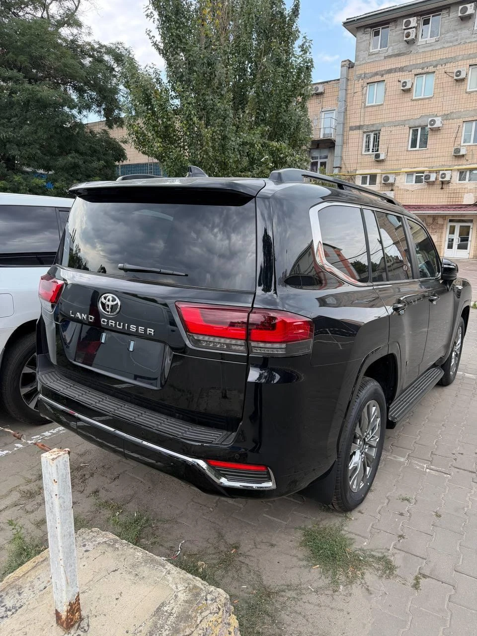 Toyota Land cruiser Land Cruiser Premium 300 Фабрично нова, снимка 4 - Автомобили и джипове - 55662572