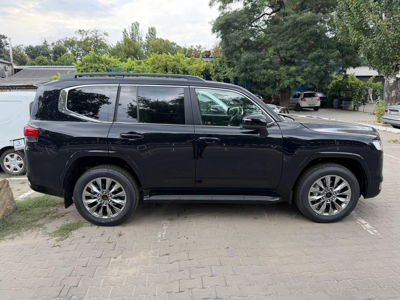 Toyota Land cruiser Land Cruiser Premium 300 Фабрично нова, снимка 3 - Автомобили и джипове - 55662572