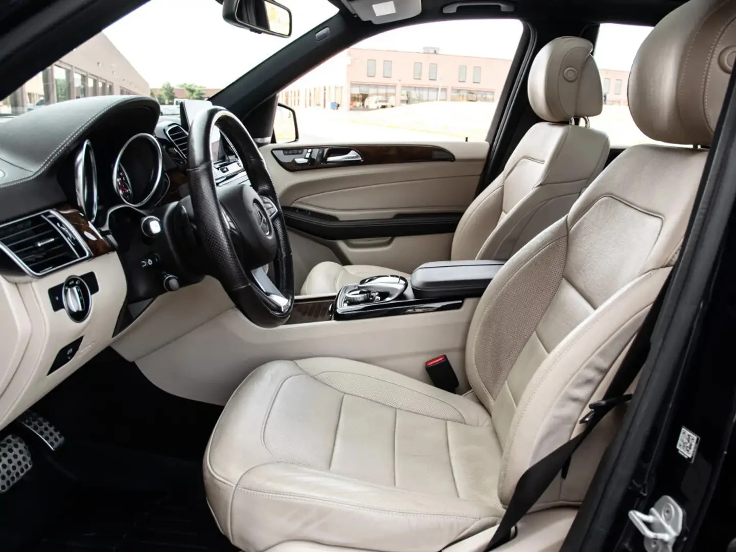 Mercedes-Benz GLE 450 AMG 360 CAM | NAV| PANOROOF| B.SPOT, снимка 8 - Автомобили и джипове - 56130553